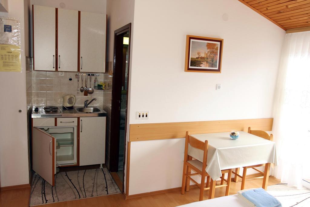 Apartments J&R Babara Biograd Na Moru Rum bild