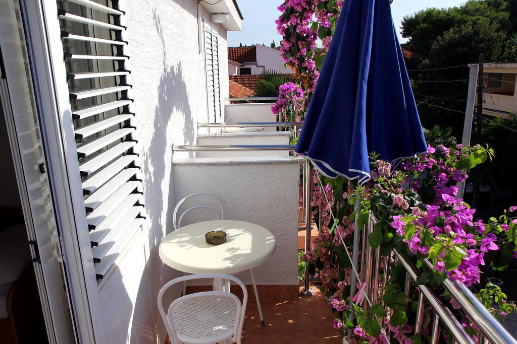 Apartments J&R Babara Biograd Na Moru Rum bild