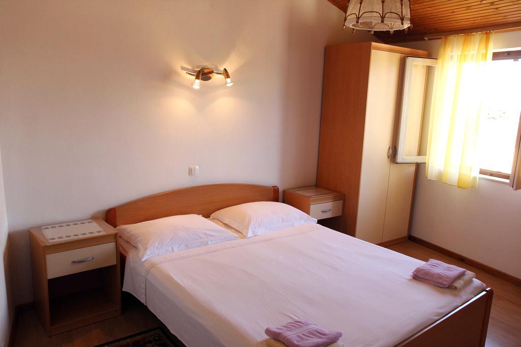 Apartments J&R Babara Biograd Na Moru Rum bild